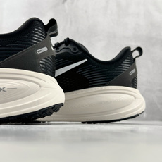 GOD神版 完美还原 正确版本 Nike VOMERO 18 黑色货号:HM6803-007尺码:36 GOD神版 完美还原 正确版本 Nike VOMERO 18 黑色货号:HM6803-007尺码:36