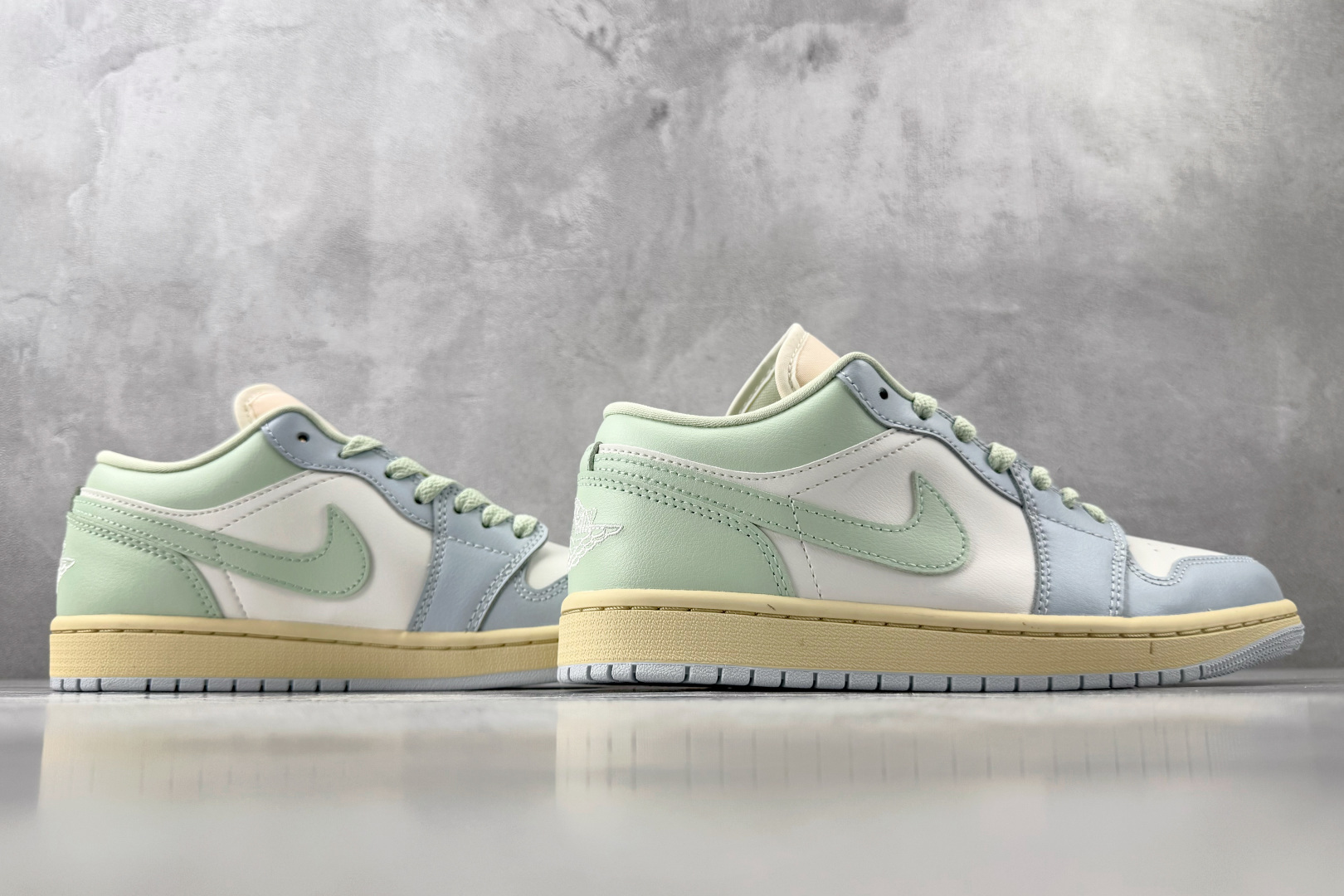 DT 公司级 Jordan Air Jordan 1 蓝绿 货号:DC0774 108 尺码:35.5 36 36. DT 公司级 Jordan Air Jordan 1 蓝绿 货号:DC0774 108 尺码:35.5 36 36.