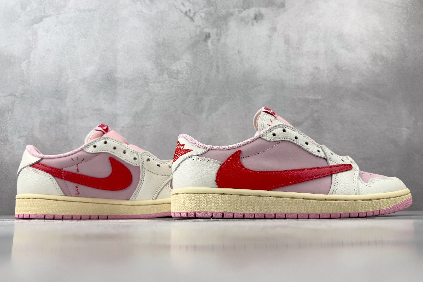 LJ渠道 Jordan  × Travis Scott Air Jordan 1 Low OG 白粉红勾