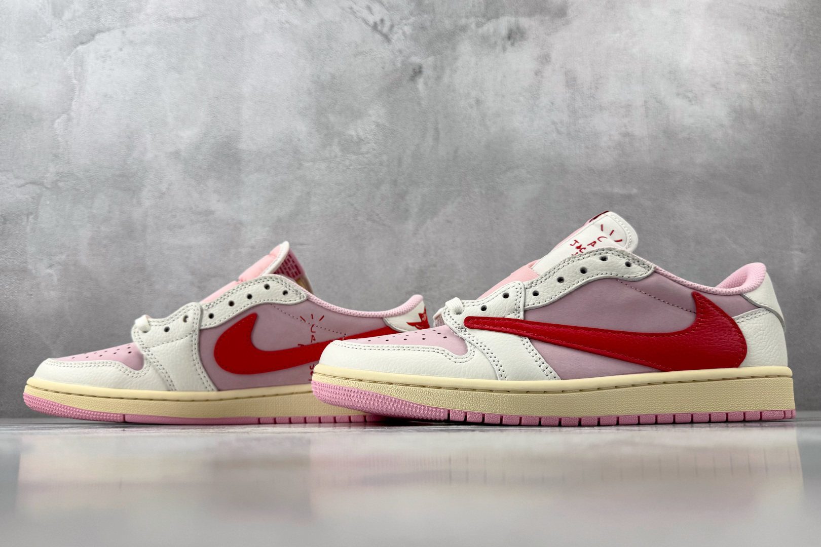 LJ渠道 Jordan  × Travis Scott Air Jordan 1 Low OG 白粉红勾