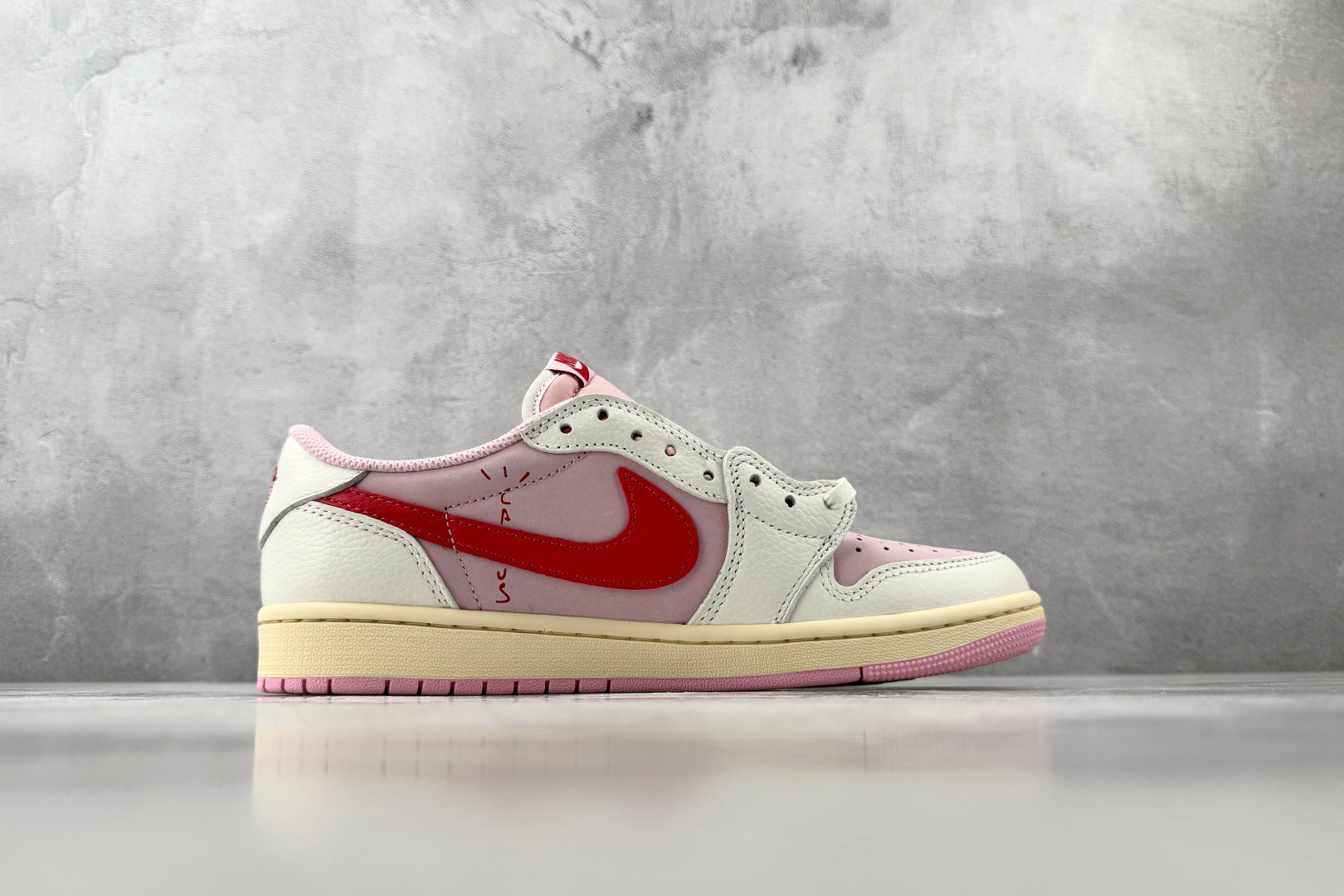 LJ渠道 Jordan  × Travis Scott Air Jordan 1 Low OG 白粉红勾