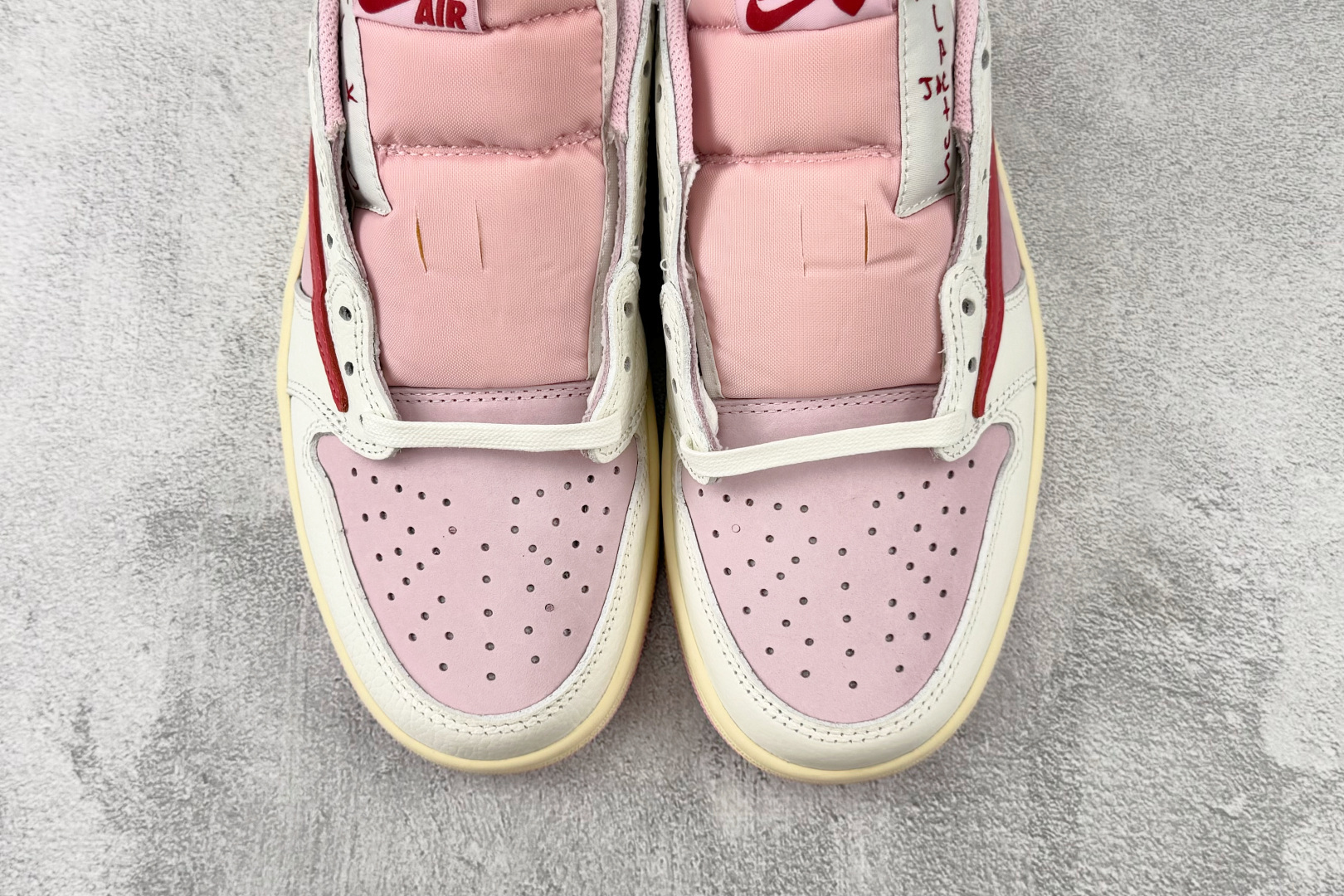 LJ渠道 Jordan  × Travis Scott Air Jordan 1 Low OG 白粉红勾