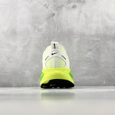 GOD神版 完美还原 正确版本 Nike VOMERO 18 白绿色货号:HM6803-100尺码:36 GOD神版 完美还原 正确版本 Nike VOMERO 18 白绿色货号:HM6803-100尺码:36