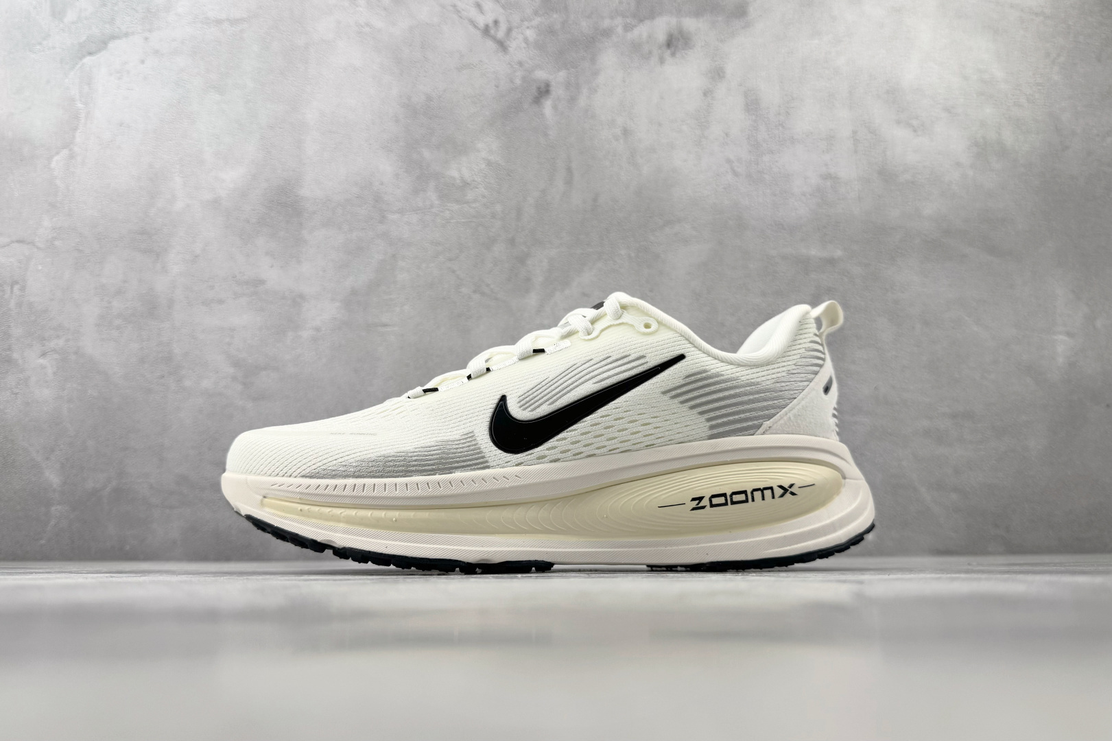 GOD神版 完美还原 正确版本 Nike VOMERO 18 米色货号：HM6803-101尺码：36 