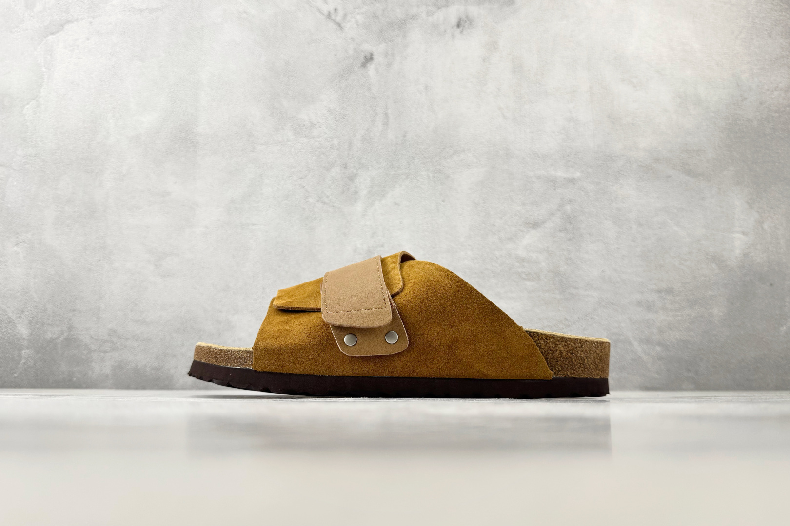 莞产  Birkenstock Kyoto 牛皮绒面革单扣 EVA 棕色货号：尺码：35 36 36.5