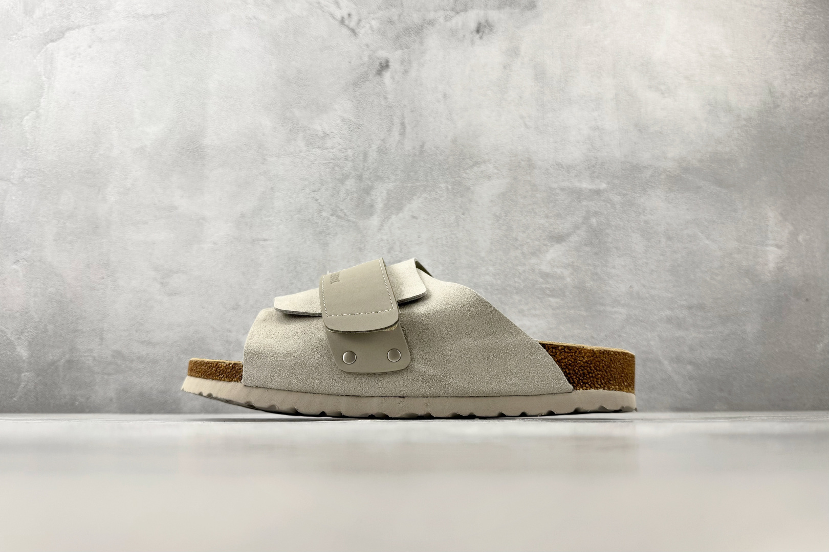 莞产  Birkenstock Kyoto 牛皮绒面革单扣 EVA 灰褐色货号：尺码：35 36 36.
