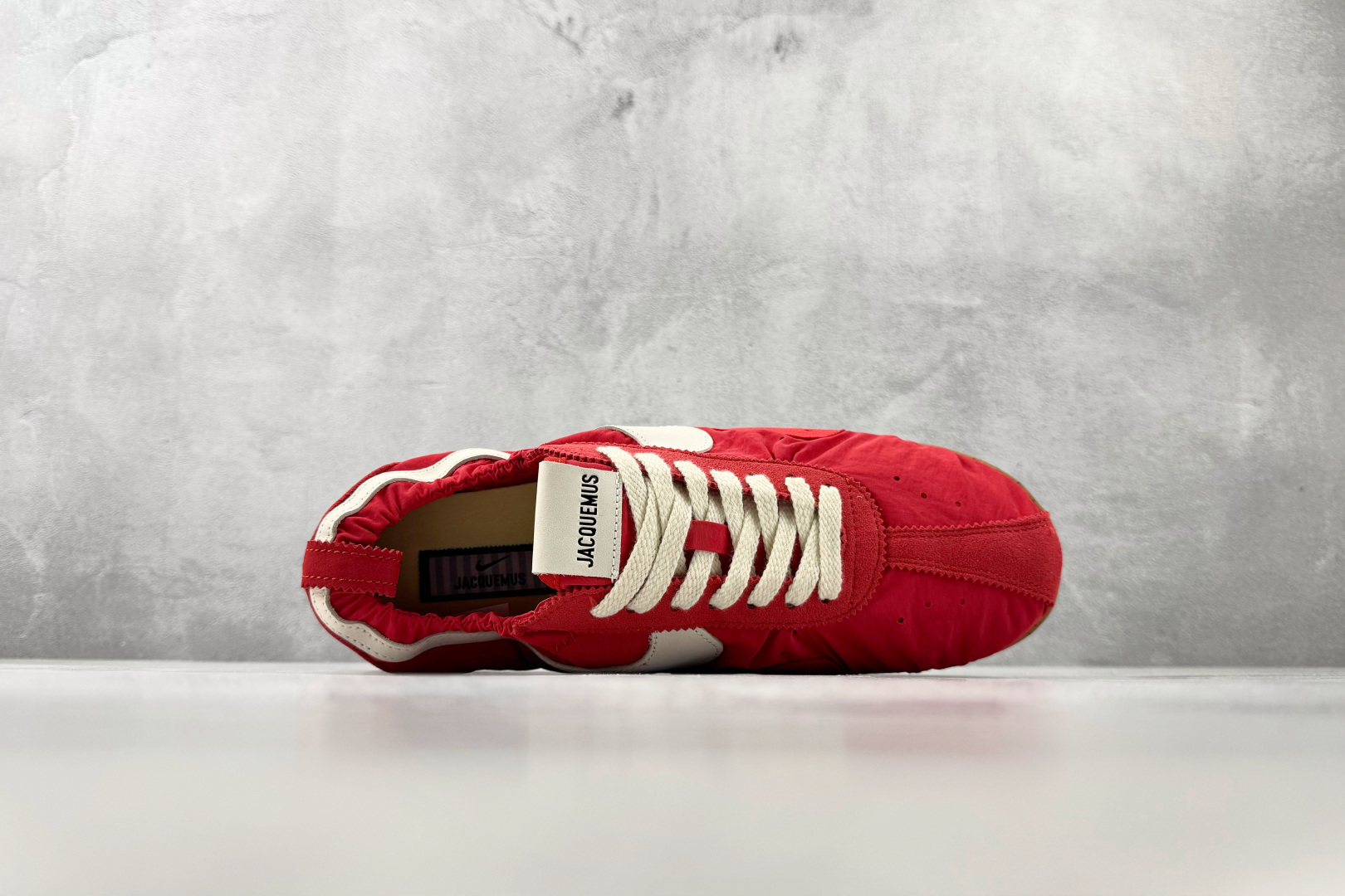 F2 特价  特价 Nike  × Jacquemus 红色 货号：HV8547-600 尺码：36 36.5 37.5