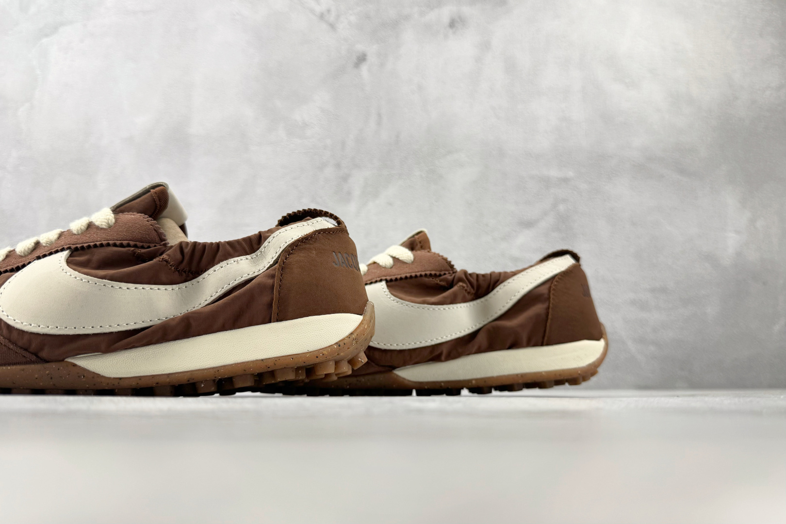 F2 特价 特价 Nike × Jacquemus Moon Shoe SP棕黄 货号:HV8547-200 尺码: F2 特价 特价 Nike × Jacquemus Moon Shoe SP棕黄 货号:HV8547-200 尺码: