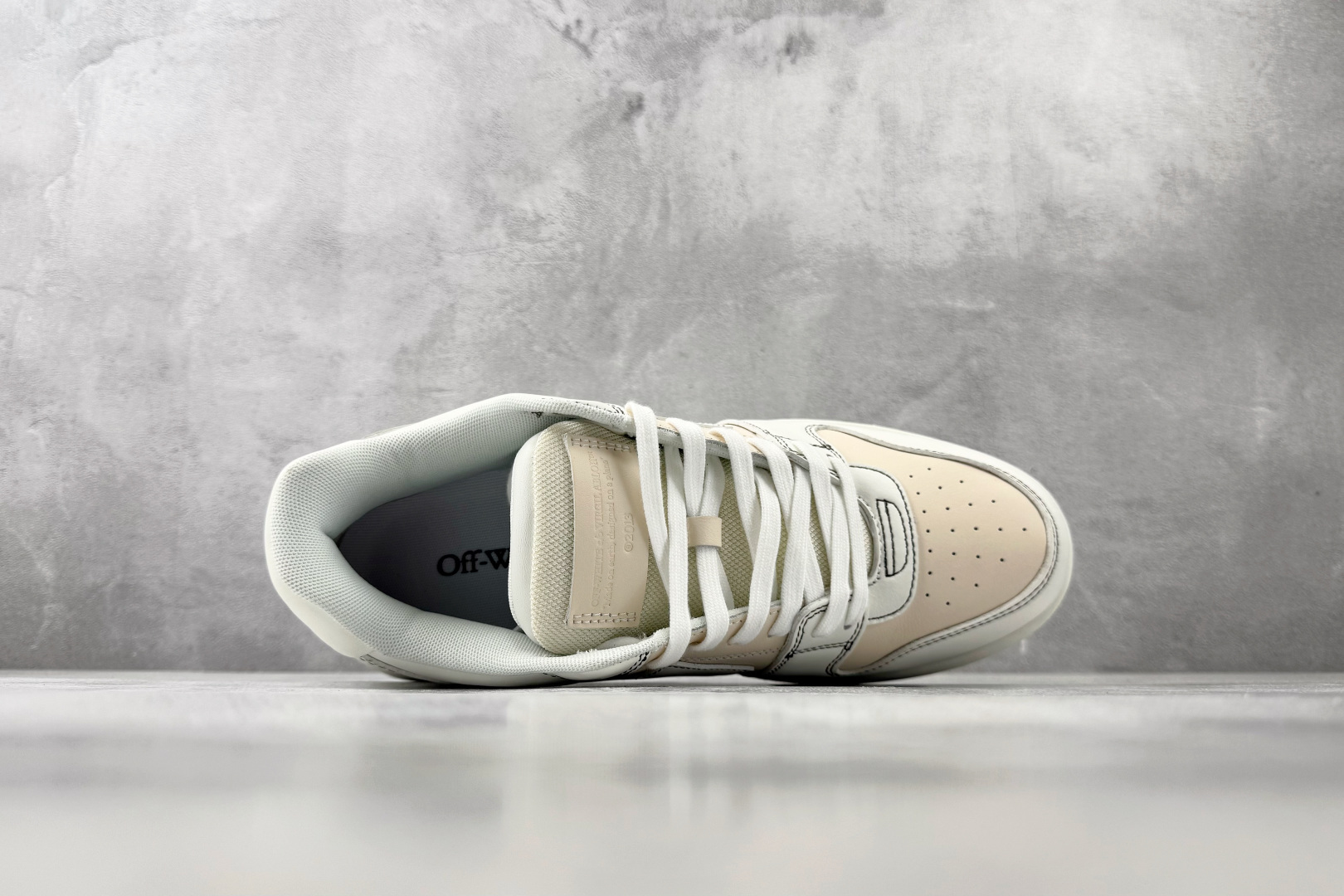KW神 口碑神作 OFF-WHITE 白色 货号:OMIA189S24LEA 尺码:35 36 36.5 37.5 3 KW神 口碑神作 OFF-WHITE 白色 货号:OMIA189S24LEA 尺码:35 36 36.5 37.5 3