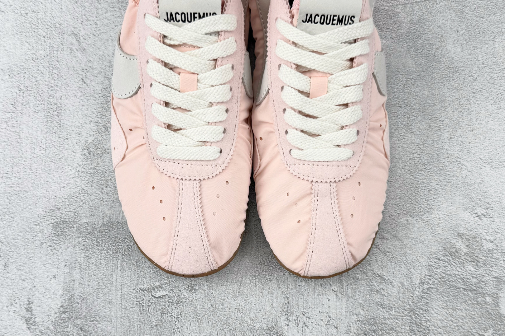 F2 特价  特价 Nike Moon Shoe x Jacquemus sP粉色 货号：HV8547-601 尺码：3