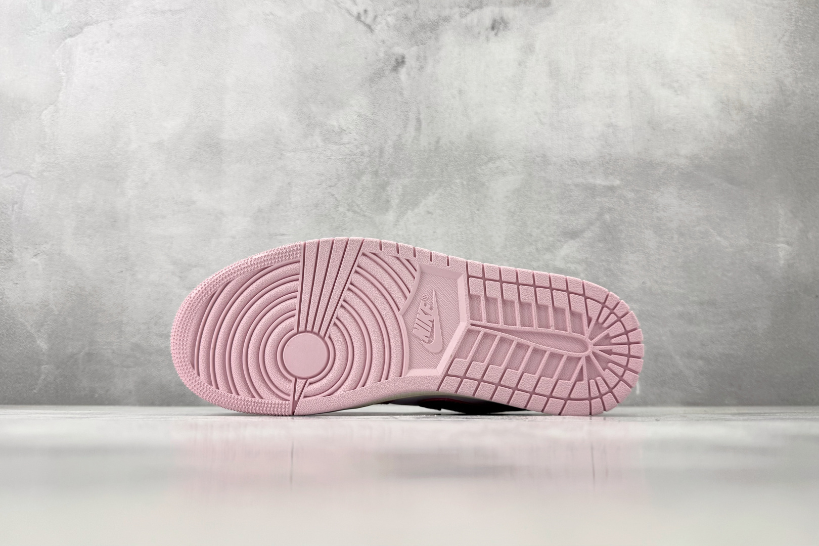 DT  公司级 Jordan Air Jordan  元素粉 货号：DC0774-607 尺码：35.5 36 36.5