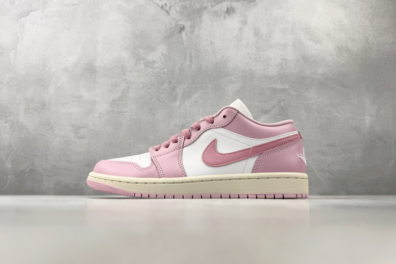 DT  公司级 Jordan Air Jordan  元素粉 货号：DC0774-607 尺码：35.5 36 36.5