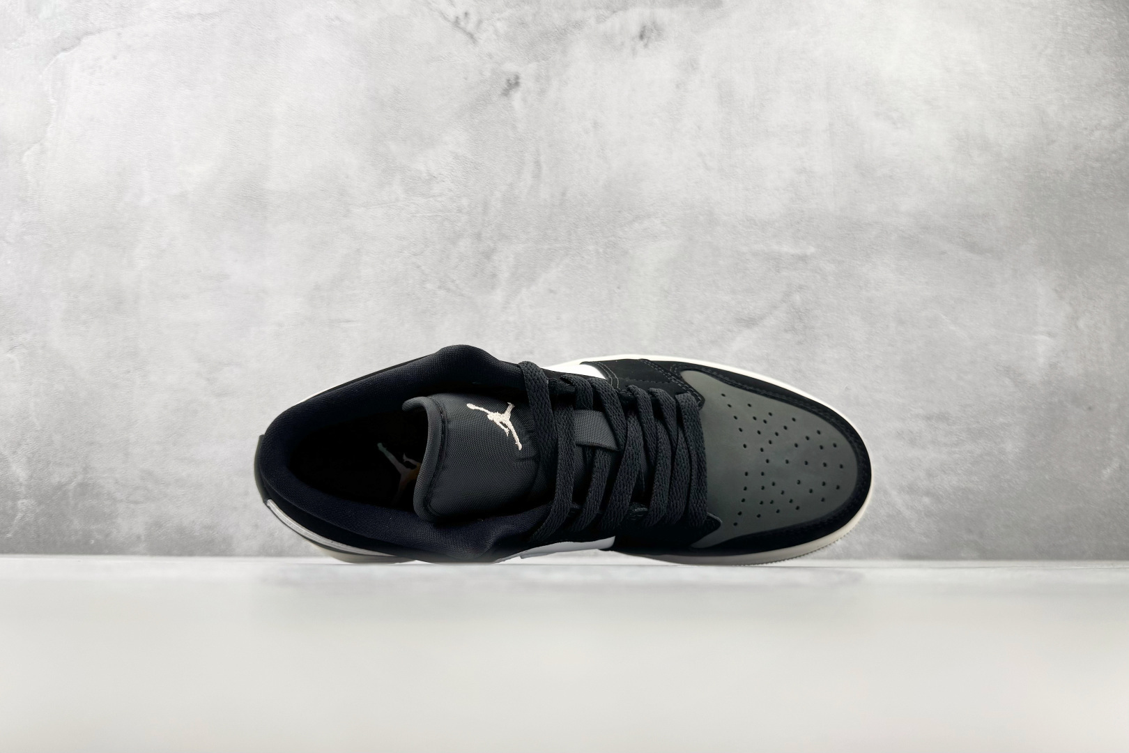 DT 公司级 Jordan Air Jordan 1 黑白粉 货号:II3788-003 尺码:39 40 40.5 DT 公司级 Jordan Air Jordan 1 黑白粉 货号:II3788-003 尺码:39 40 40.5