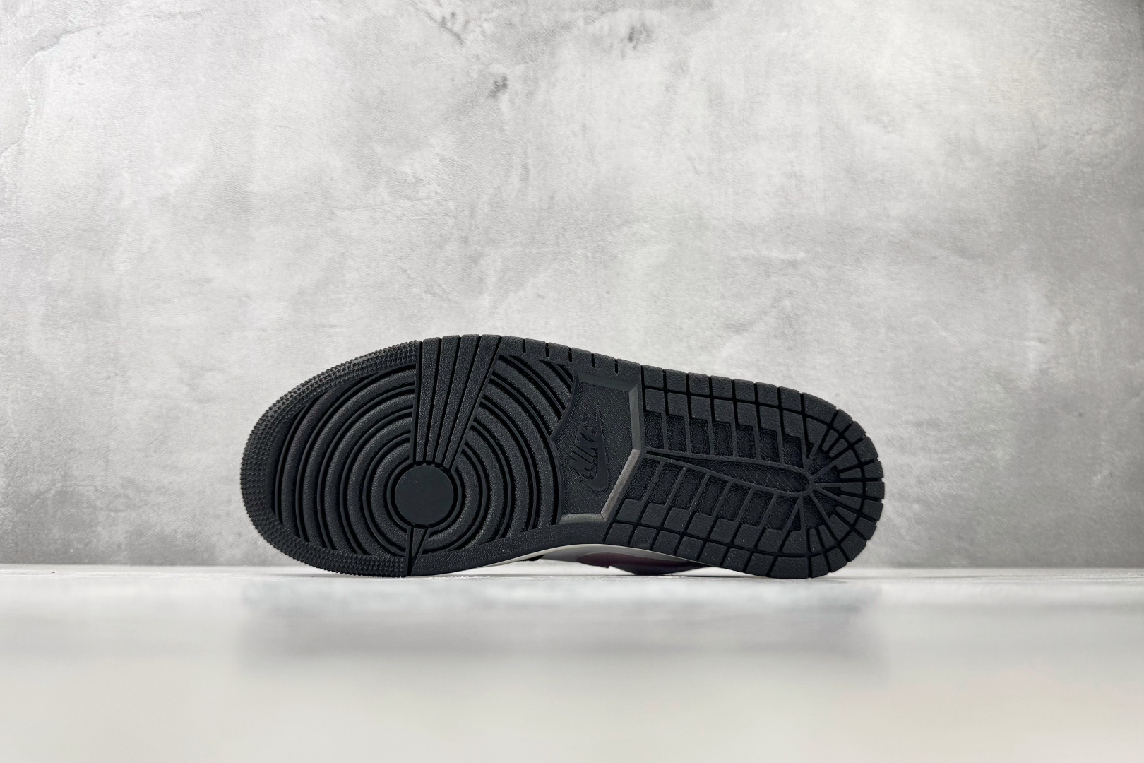 DT 公司级 Jordan Air Jordan 1 黑白粉 货号:II3788-003 尺码:39 40 40.5 DT 公司级 Jordan Air Jordan 1 黑白粉 货号:II3788-003 尺码:39 40 40.5