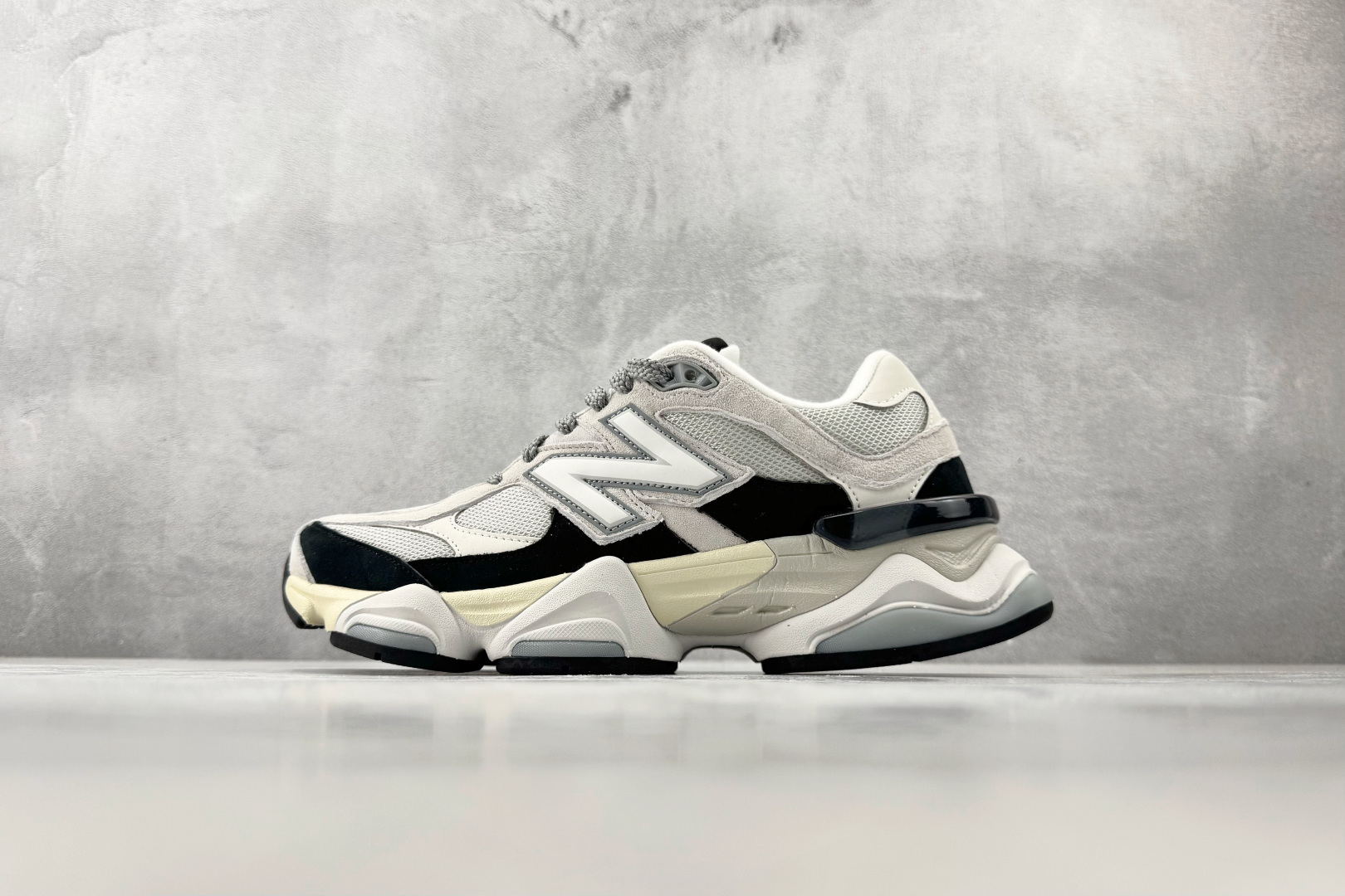 NO:887896,M version, local pure original benchmark, unrivaled quality, New Balance NB 9060, light gray, item number U9060JBB, size 36 36.5 37.5 38 38.5 39 40 40.5 41 42 42.5 43 44 44.5 45 46 46.5 Coding 31,19860909M版 本地 纯原标杆 品质无敌 New Balance NB 9060 浅灰色 货号U9060JBB 尺码36 36.5 37.5 38 38.5 39 40 40.5 41 42 42.5 43 44 44.5 45 46 46.5 编码31,,Men's shoes