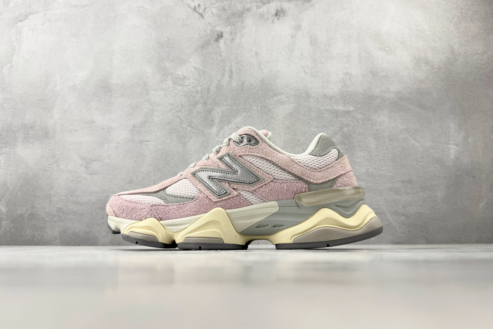 NO:887905,M version, local, pure original benchmark, unrivaled quality, New Balance NB 9060, pink gray, item number U9060HSP, size 36 36.5 37.5 38 38.5 39 40 40.5 41 42 42.5 43 44 44.5 45 46 46.5 Coding 31,19860909M版 本地 纯原标杆 品质无敌 New Balance NB 9060 粉灰 货号U9060HSP 尺码36 36.5 37.5 38 38.5 39 40 40.5 41 42 42.5 43 44 44.5 45 46 46.5 编码31,,Men's shoes