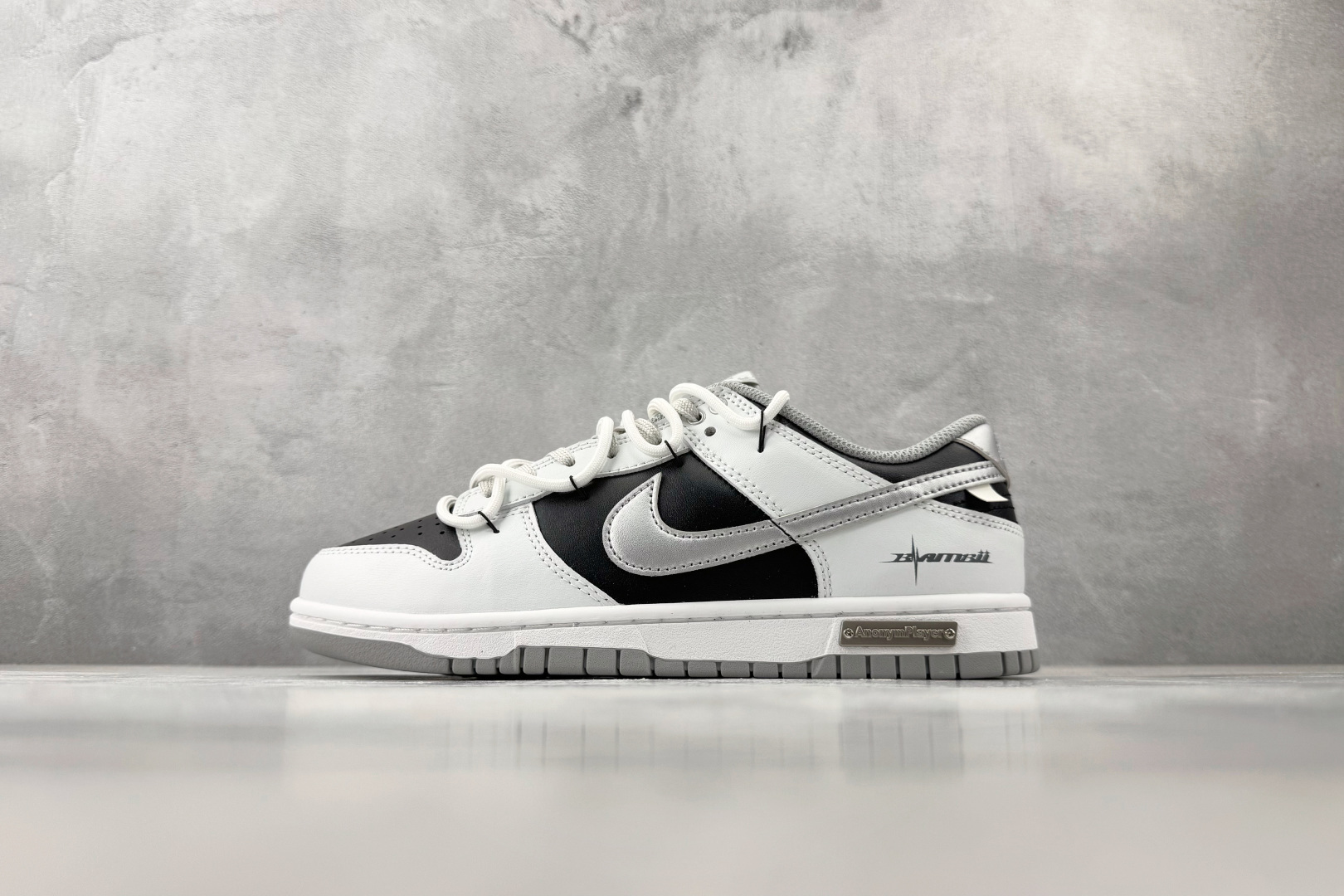 NO:887877,YC local [customized sneakers] Nike Dunk Xingli Y2K white black silver item number HF5441-105 size 36 36.5 37.5 38 38.5 39 40 40.5 41 42 42.5 43 44 code 38,19860909YC 本地【定制球鞋】Nike Dunk 星黎 Y2K 白黑银 货号HF5441-105 尺码36 36.5 37.5 38 38.5 39 40 40.5 41 42 42.5 43 44 编码38,,Men's shoes