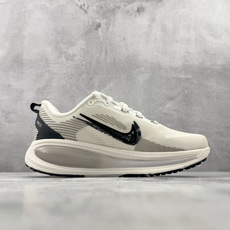GOD神版 完美还原 正确版本 Nike VOMERO 18 白黑货号:IB5726-100尺码:36 GOD神版 完美还原 正确版本 Nike VOMERO 18 白黑货号:IB5726-100尺码:36