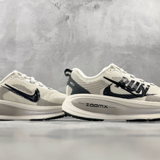GOD神版 完美还原 正确版本 Nike VOMERO 18 白黑货号:IB5726-100尺码:36 GOD神版 完美还原 正确版本 Nike VOMERO 18 白黑货号:IB5726-100尺码:36