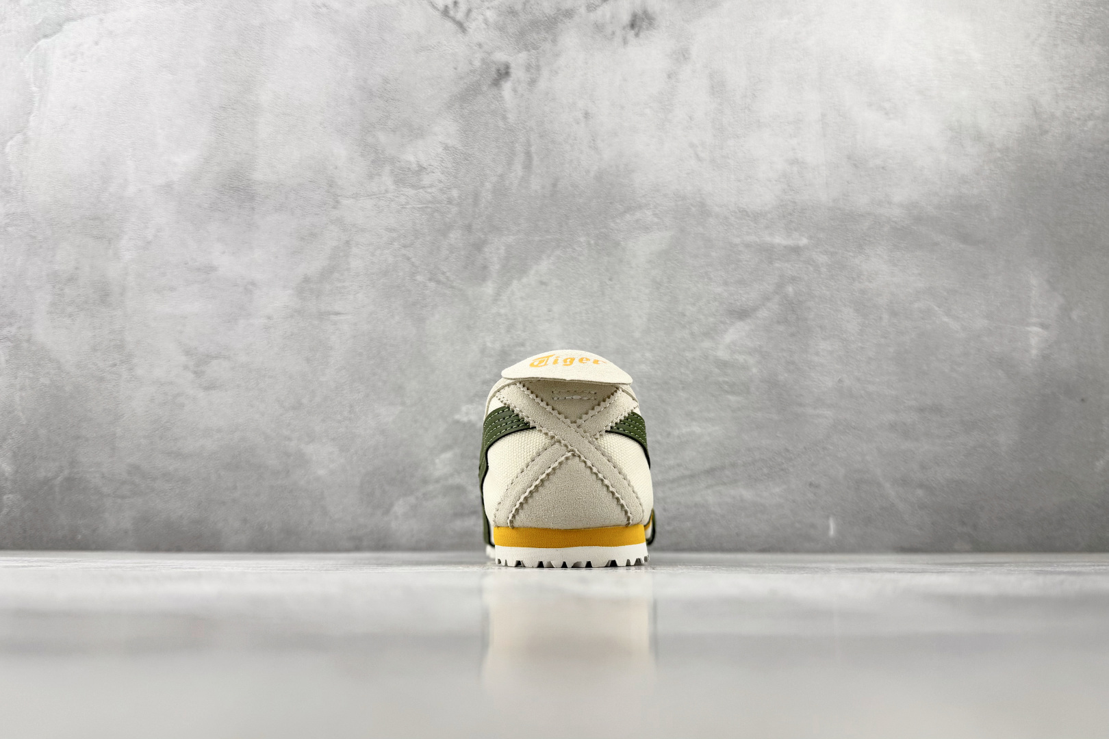 广版 Onitsuka Tiger鬼塚虎 MEXICO 66 SLIP-ON 白棕绿货号：1183A36
