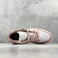 DT 公司级 Jordan Air Jordan 1 粉白 货号:DC0774-162 尺码:35.5 36 36.5 DT 公司级 Jordan Air Jordan 1 粉白 货号:DC0774-162 尺码:35.5 36 36.5