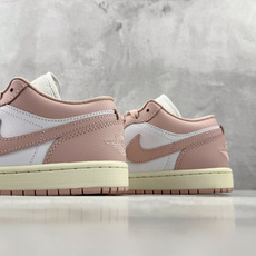 DT 公司级 Jordan Air Jordan 1 粉白 货号:DC0774-162 尺码:35.5 36 36.5 DT 公司级 Jordan Air Jordan 1 粉白 货号:DC0774-162 尺码:35.5 36 36.5