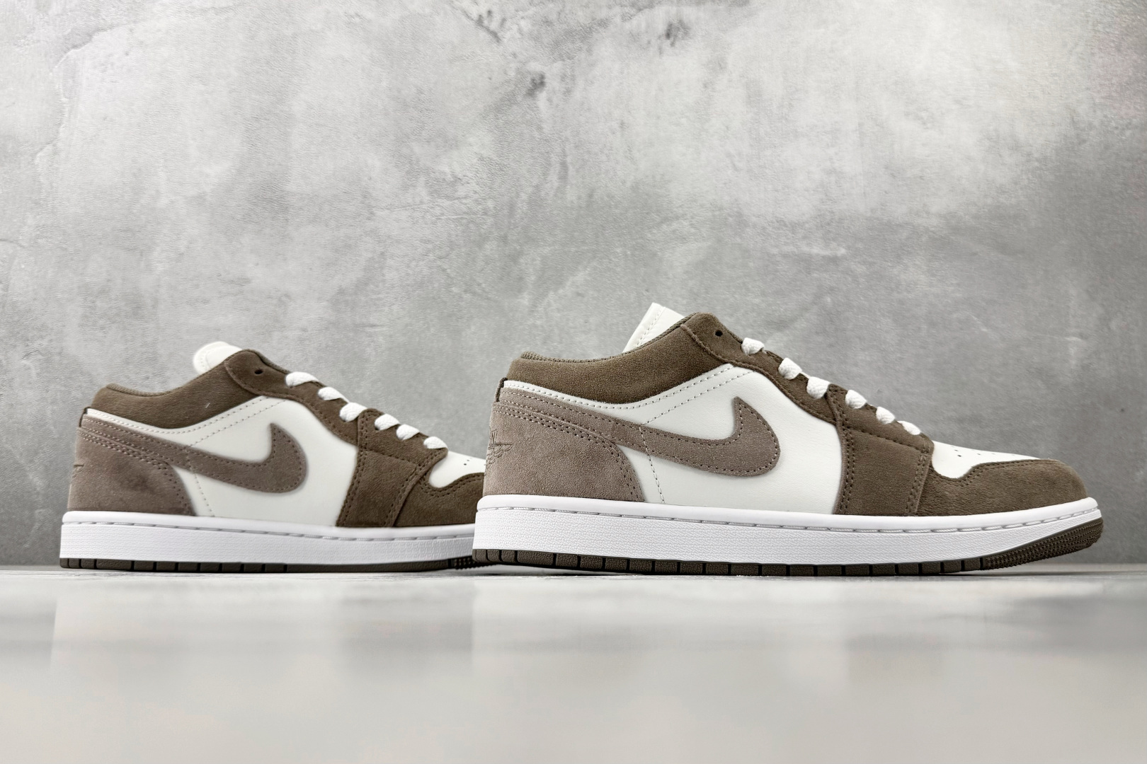 DT  公司级 Jordan Air Jordan 1 橄榄灰 货号：-046 尺码：39 40 40.5 41 42 