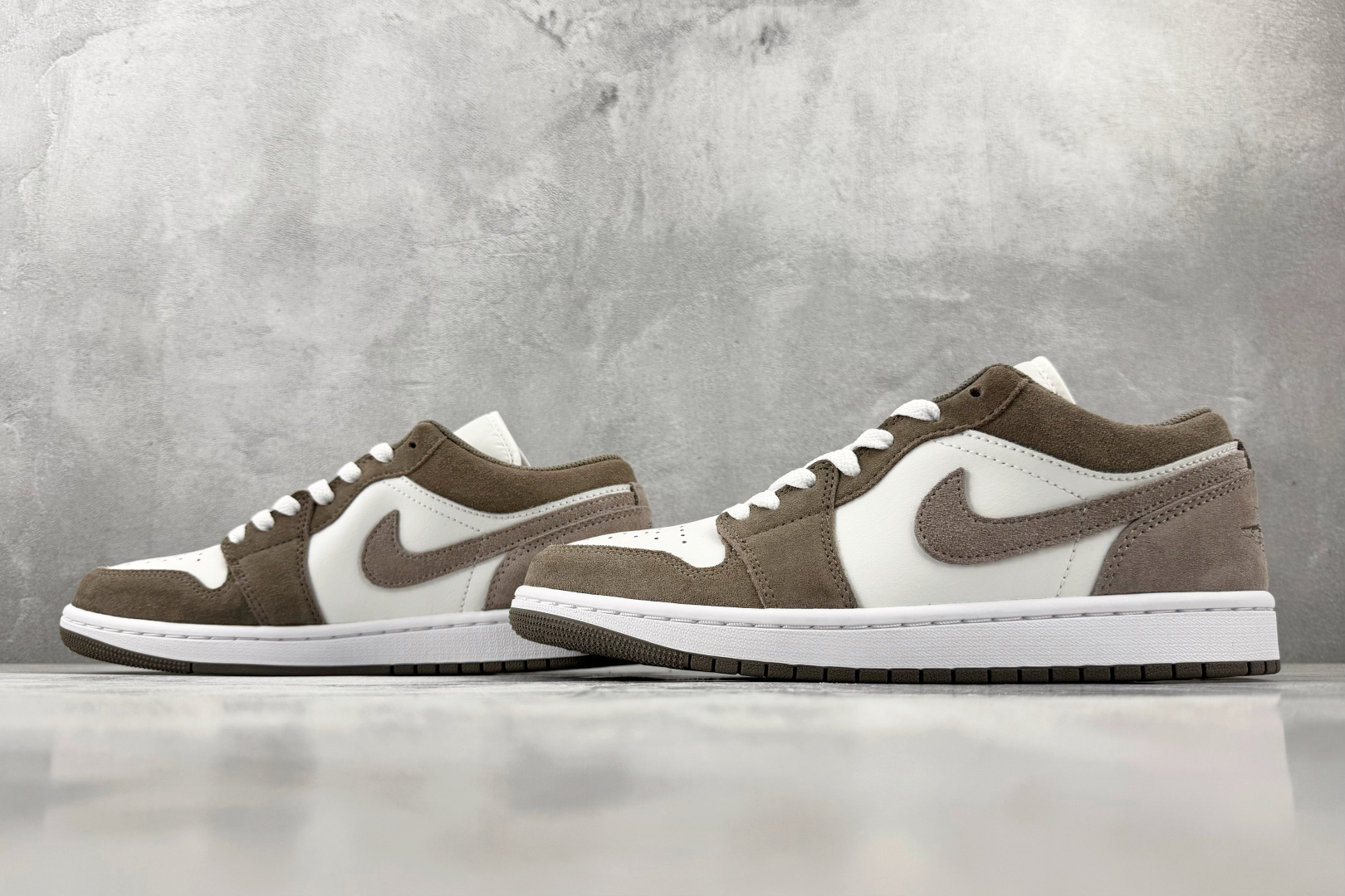 DT  公司级 Jordan Air Jordan 1 橄榄灰 货号：-046 尺码：39 40 40.5 41 42 