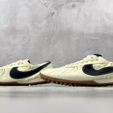 F2 特价 特价Nike × Jacquemus 米白色 货号:HV8547-700 尺码:36 36.5 37.5 F2 特价 特价Nike × Jacquemus 米白色 货号:HV8547-700 尺码:36 36.5 37.5