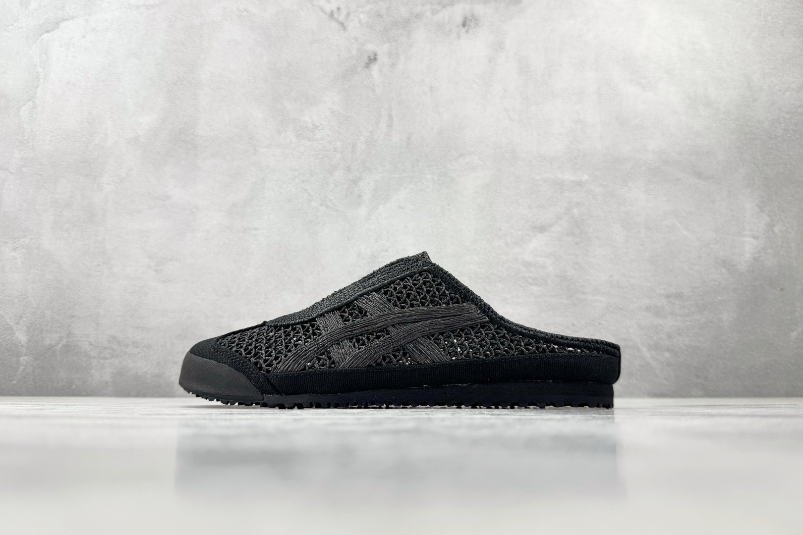 SC 渠道特供 Onitsuka Tiger 鬼塚虎 MEXICO 66 SABOT 黑色货号：1183