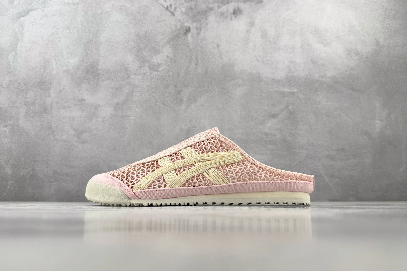 SC 渠道特供 Onitsuka Tiger 鬼塚虎 MEXICO 66 SABOT 粉白货号：1183