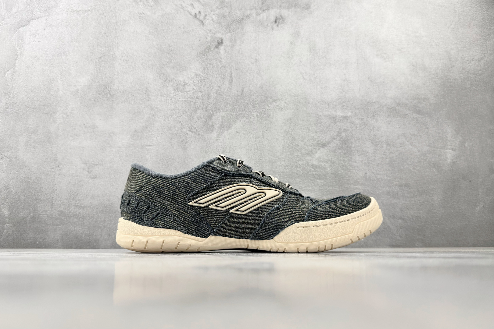 XA  最新外贸批次  Balenciaga 巴黎世家 Hamptons Denim 蓝色货号：WHPD