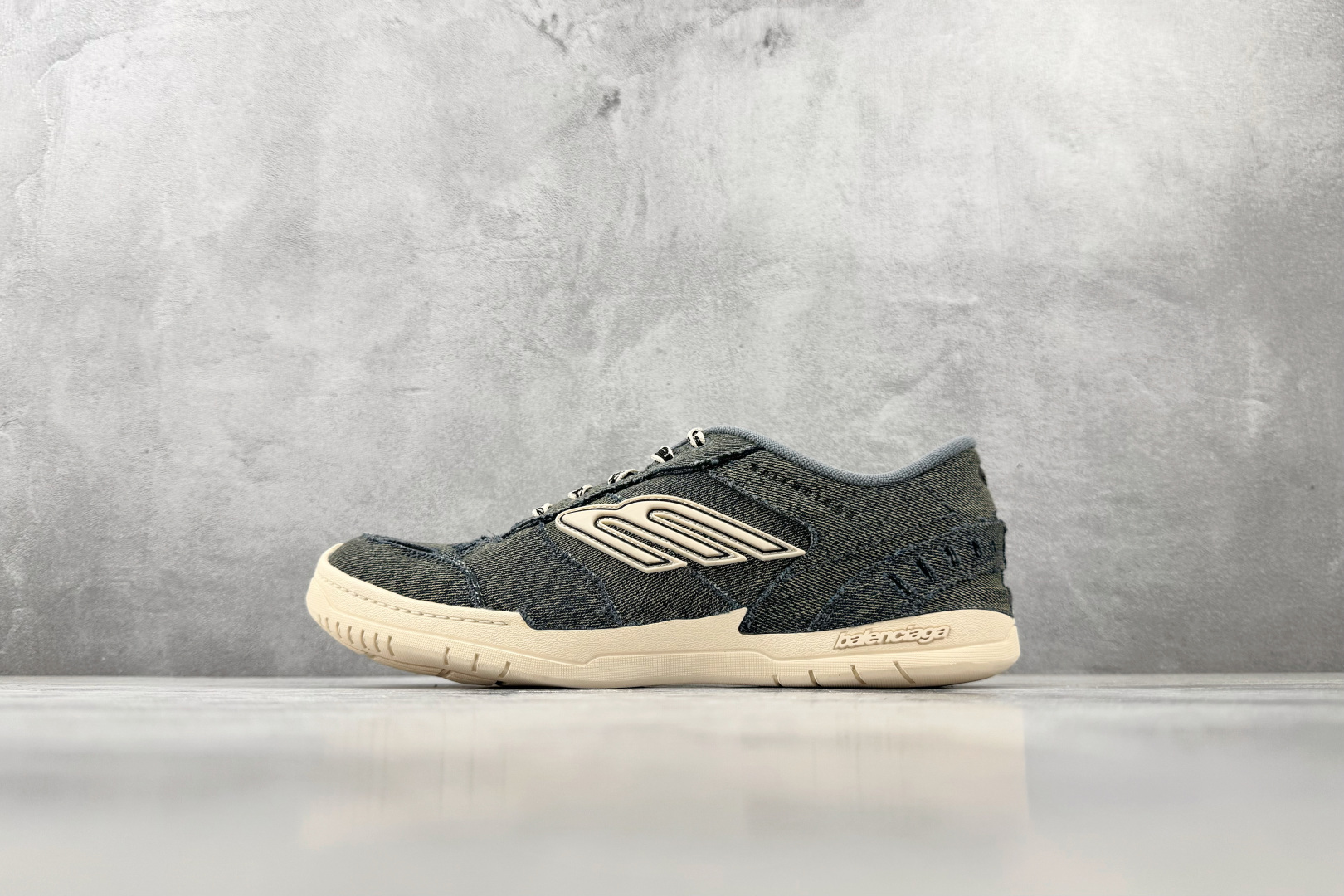 XA  最新外贸批次  Balenciaga 巴黎世家 Hamptons Denim 蓝色货号：WHPD