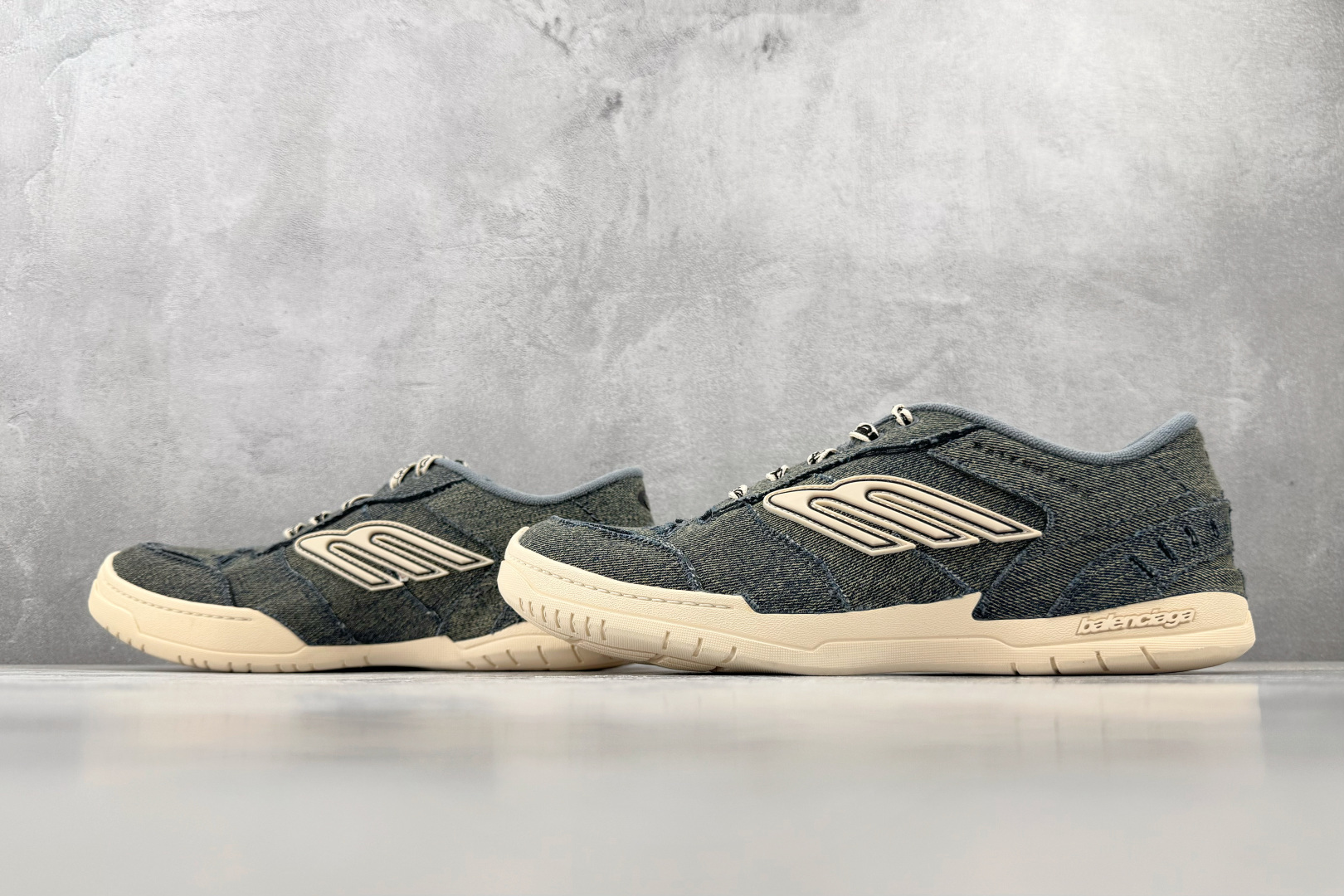 XA  最新外贸批次  Balenciaga 巴黎世家 Hamptons Denim 蓝色货号：WHPD