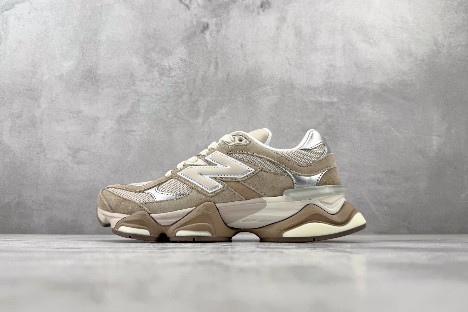 NO:930572,Version C, produced by a local manufacturer, New Balance NB 9060 beige, item number U9060ERM, size 36 36.5 37 38.5 39 40 40.5 41 42 42.5 43 44 44.5 45 46 46.5 47 47.5 code 32,19860909C 版 本地 大厂出品 New Balance NB 9060 米色 货号U9060ERM 尺码36 36.5 37 38.5 39 40 40.5 41 42 42.5 43 44 44.5 45 46 46.5 47 47.5 编码32,,Men's shoes