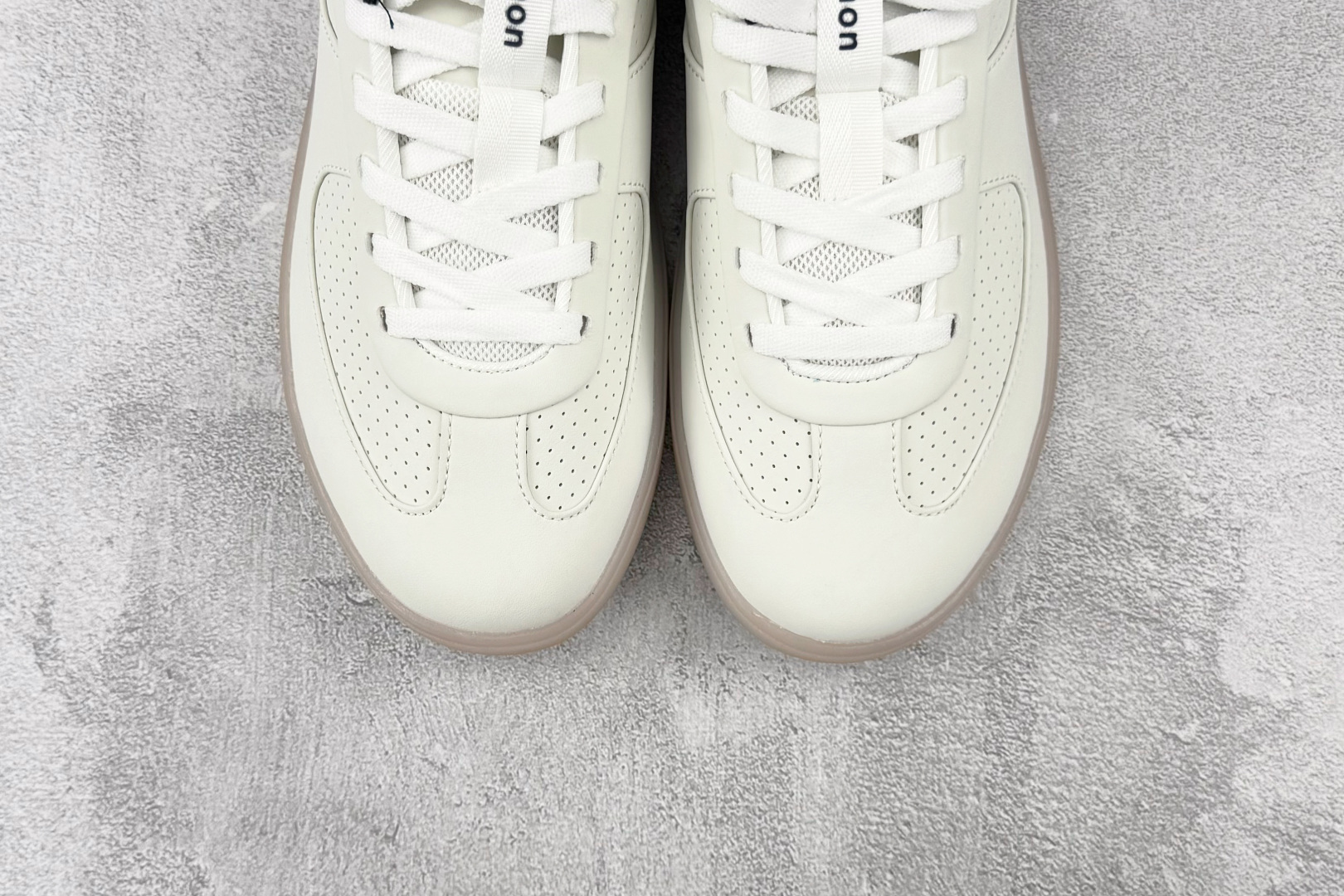 广版 Lululemon 露露乐蒙 cityverse 白蓝货号：LM9BBJS尺码：36 36.5 3