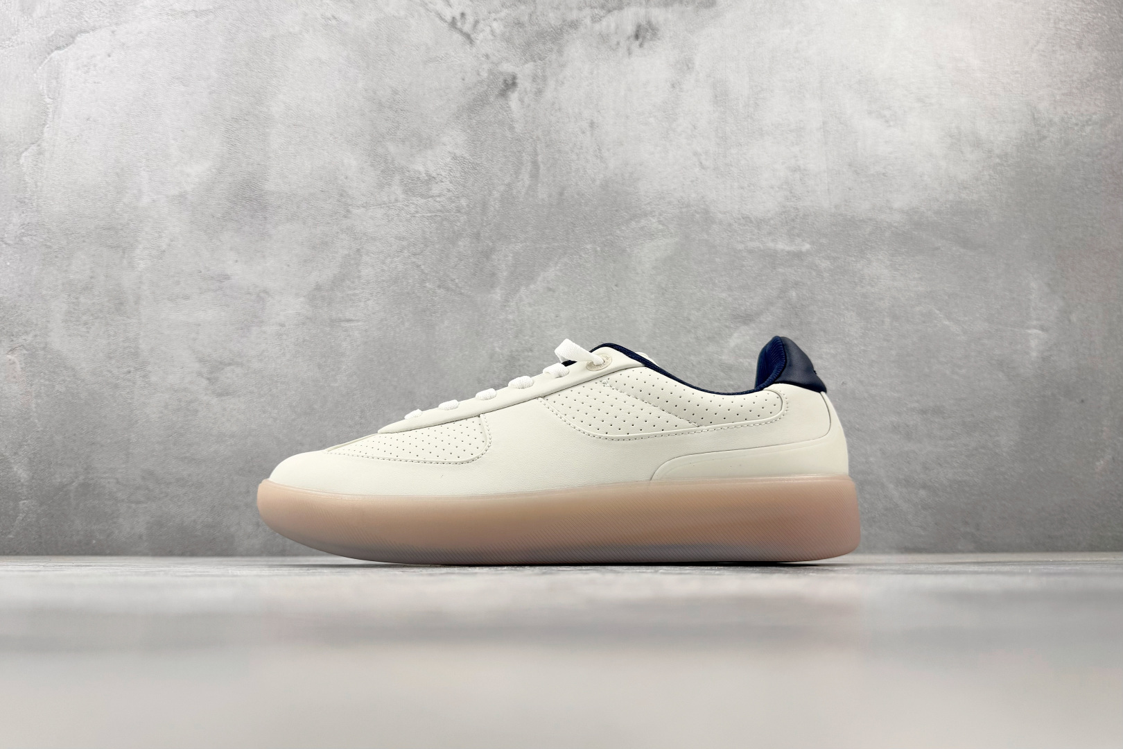 广版 Lululemon 露露乐蒙 cityverse 白蓝货号：LM9BBJS尺码：36 36.5 3