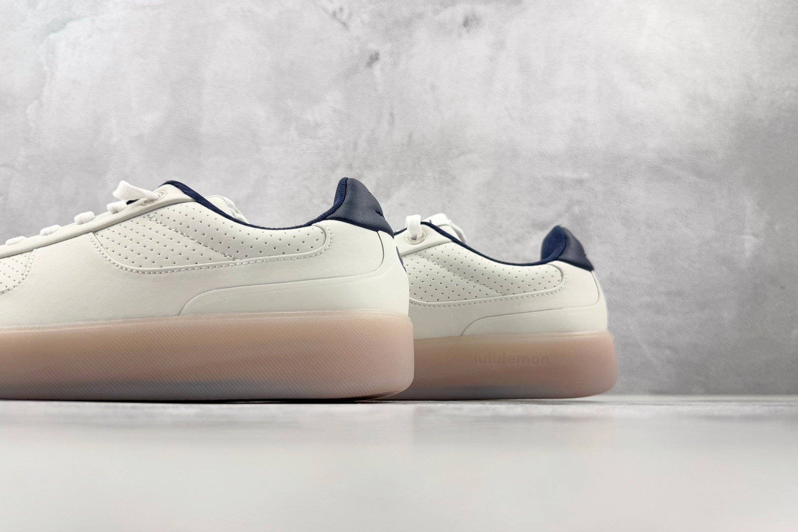 广版 Lululemon 露露乐蒙 cityverse 白蓝货号：LM9BBJS尺码：36 36.5 3
