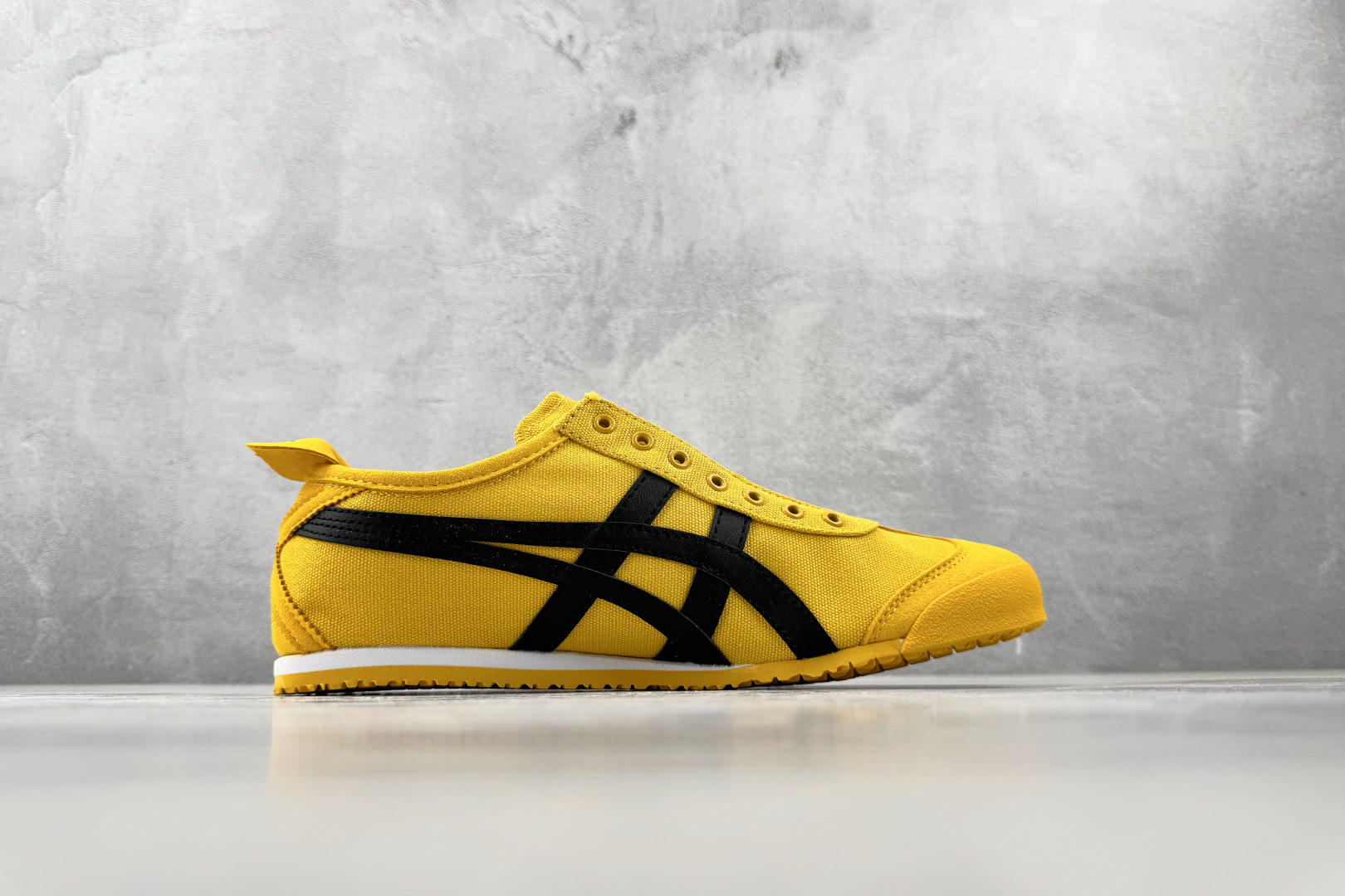 OT 头层 Onitsuka Tiger鬼塚虎 MEXICO 66 SLIP-ON 黄色货号:1183A OT 头层 Onitsuka Tiger鬼塚虎 MEXICO 66 SLIP-ON 黄色货号:1183A