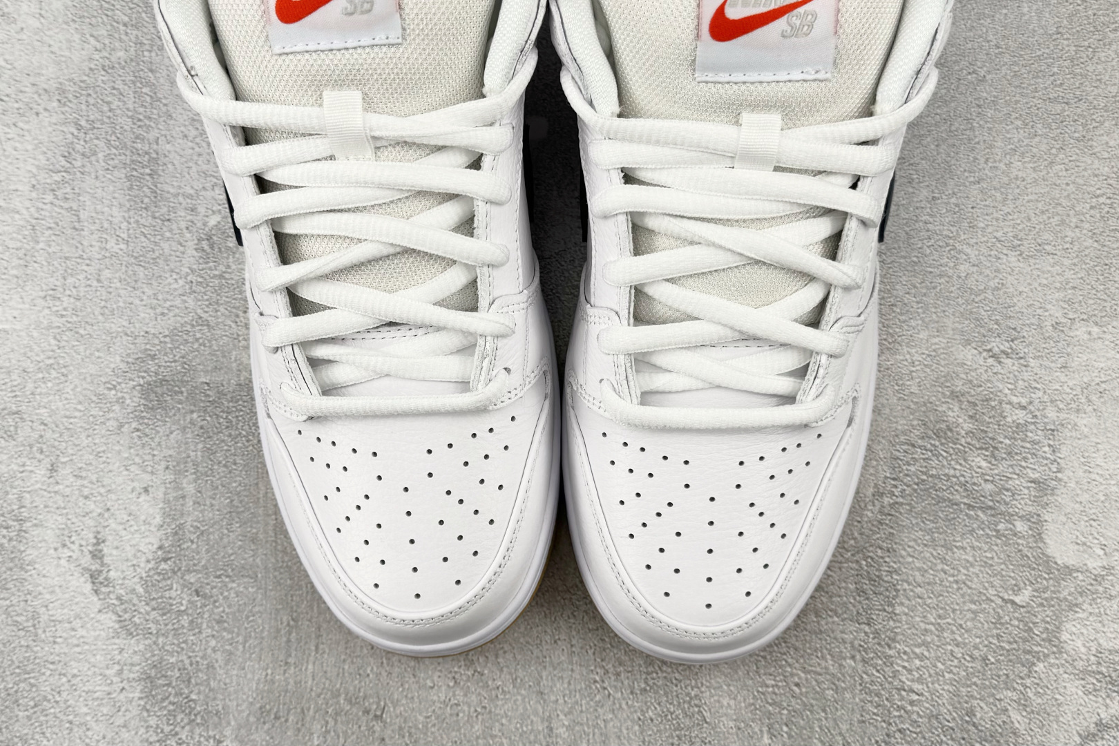 N版  东南亚订单  Nike Dunk SB Pro 白蓝生胶 货号：CZ2249-100 尺码：35.5 36 36