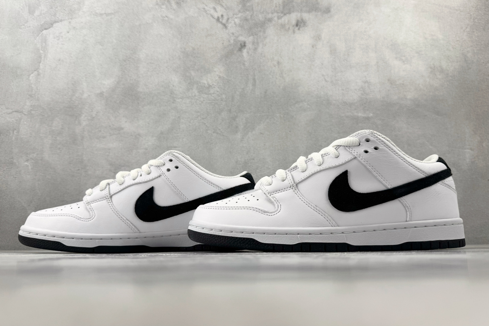 N版  东南亚订单   Nike Dunk SB LOW PRO White Suede/Black  白黑 货号：HF