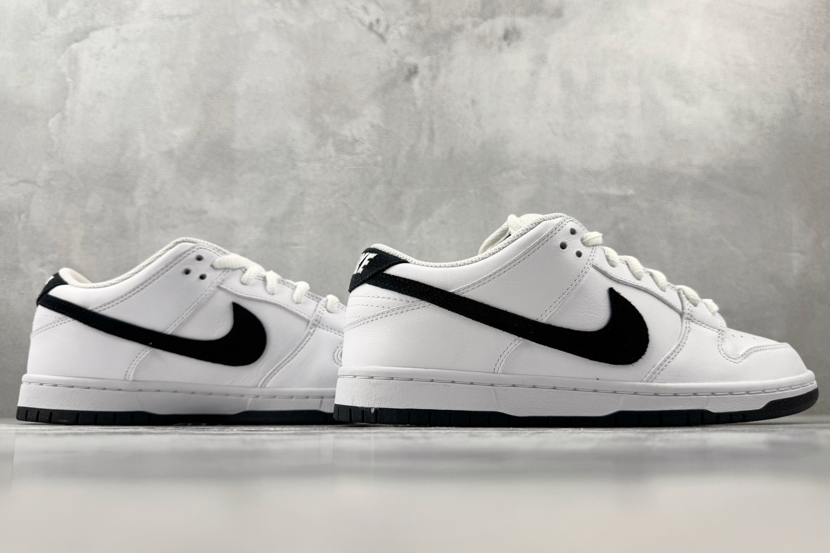 N版  东南亚订单   Nike Dunk SB LOW PRO White Suede/Black  白黑 货号：HF