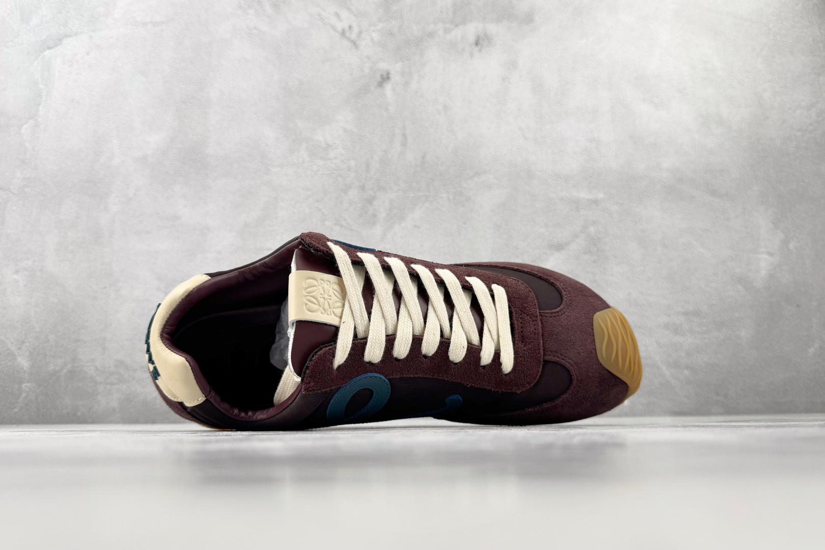 M 版 LOEWE罗意威 Ballet Runner 2.0 勃肯第红货号：LBR2282X33-683