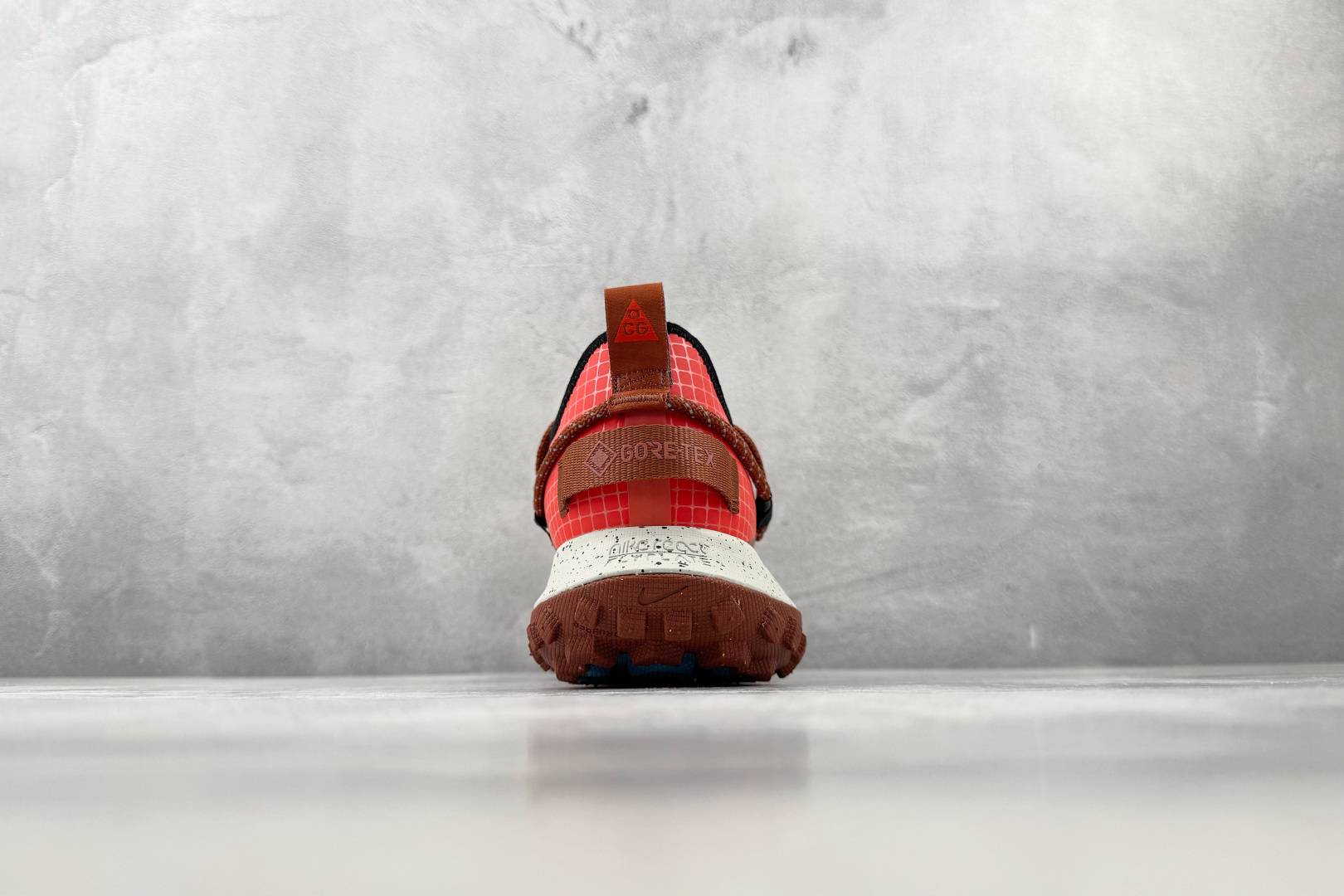N版 本地东南亚订单   Nike ACG Mountain Fly Low Gore-Tex 红色货号
