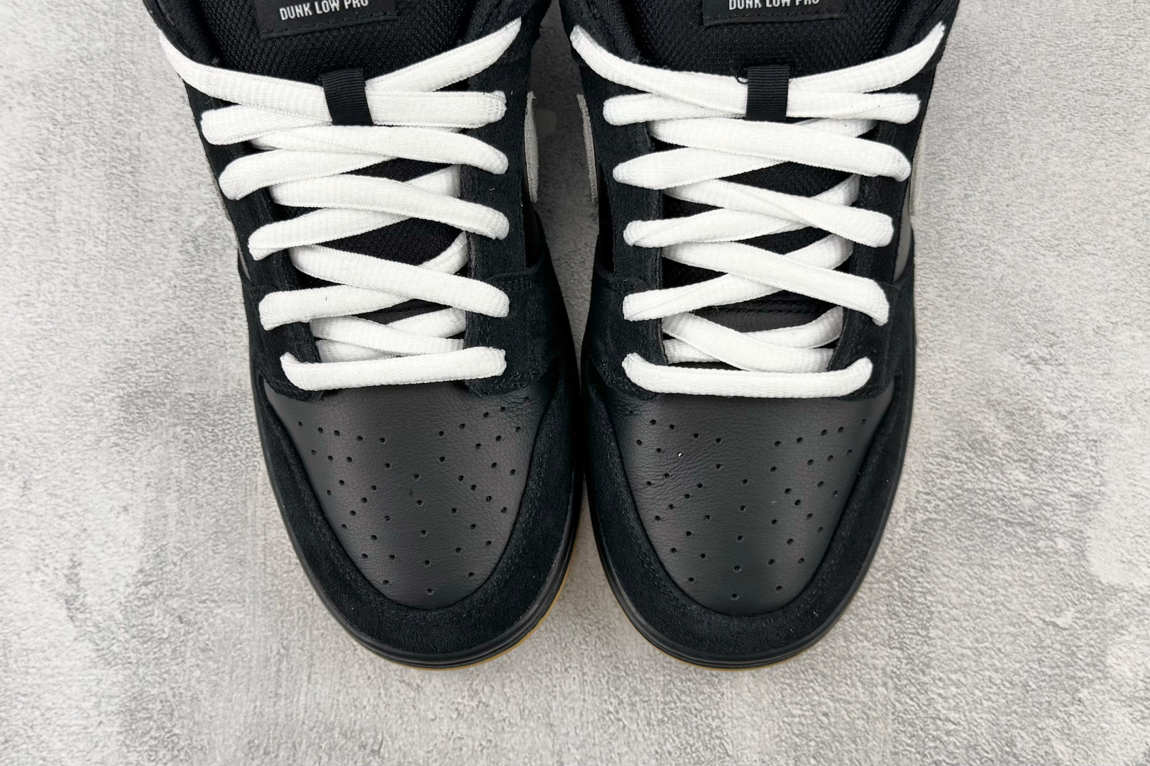 N版  东南亚订单  Nike Dunk SB LOW PRO “Black Suede/White/Gume” 黑白棕