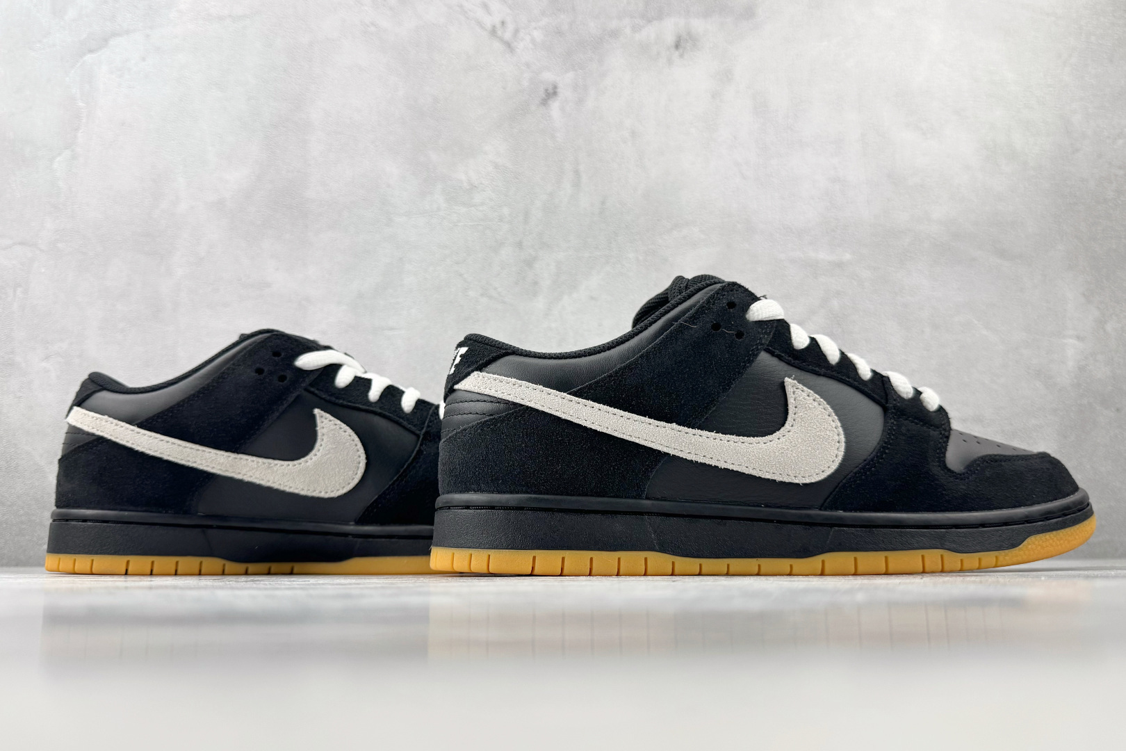 N版  东南亚订单  Nike Dunk SB LOW PRO “Black Suede/White/Gume” 黑白棕