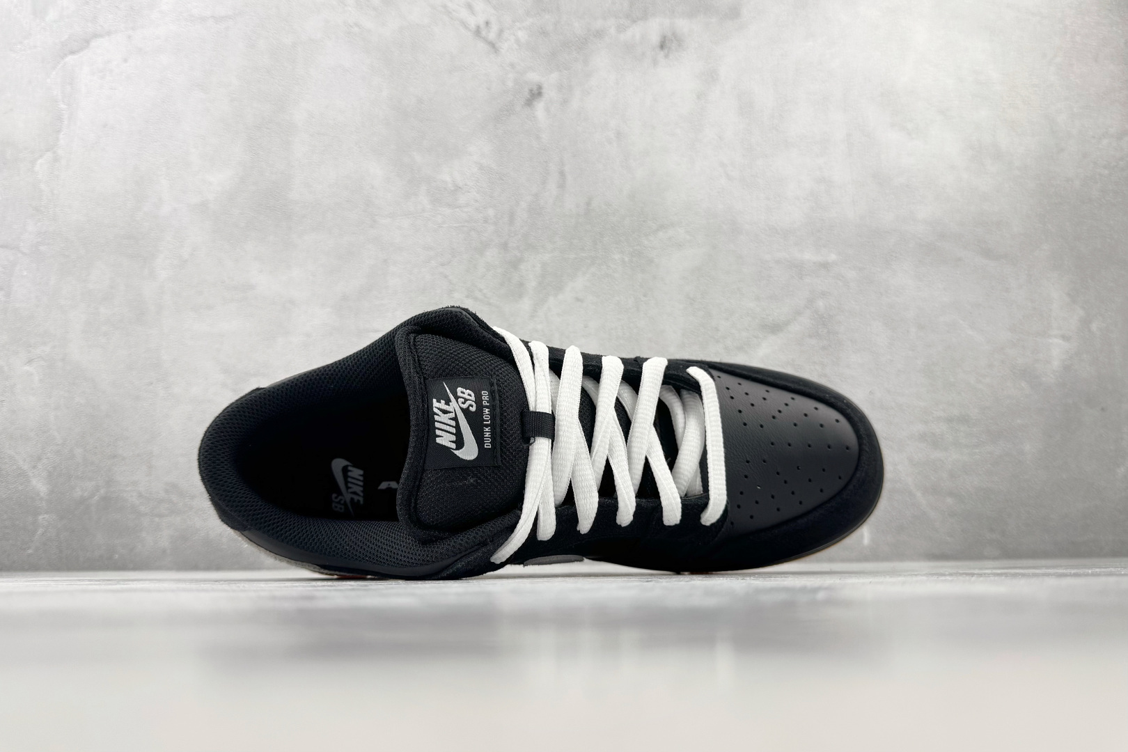 N版  东南亚订单  Nike Dunk SB LOW PRO “Black Suede/White/Gume” 黑白棕