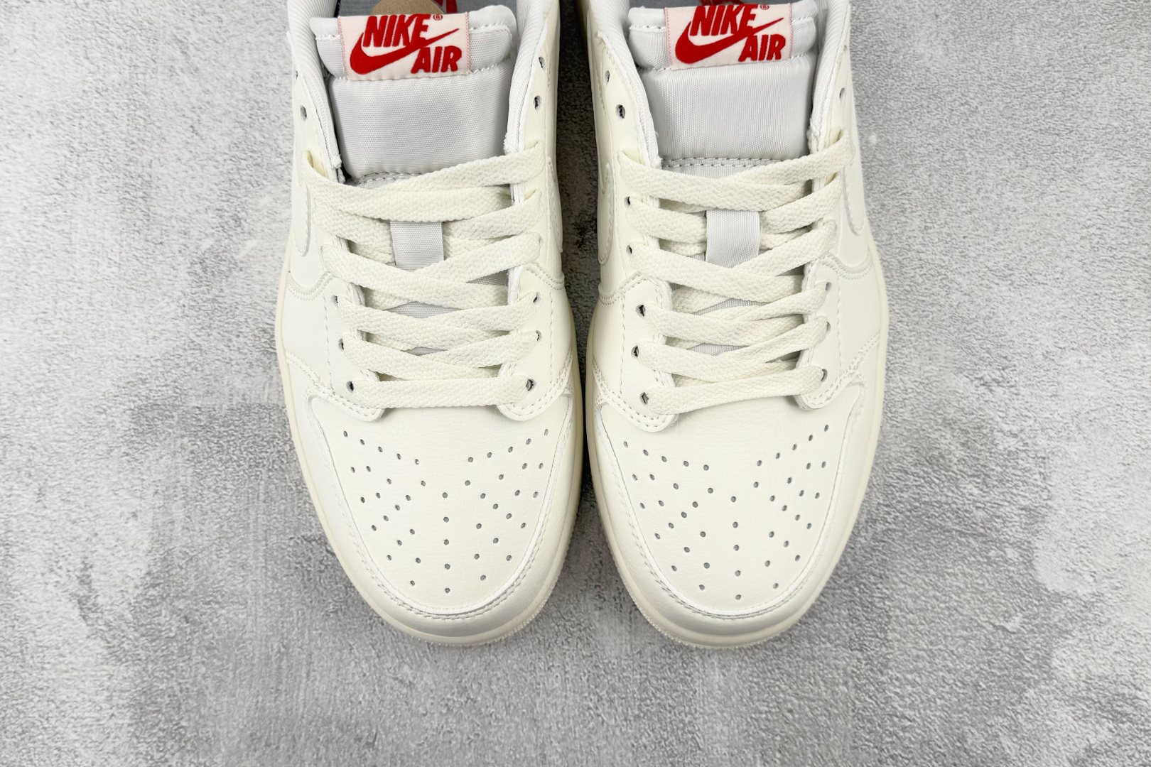 K2 Jordan Air Jordan 1 Retro OG 白色 货号：HQ6998-100 尺码：36 36.5 