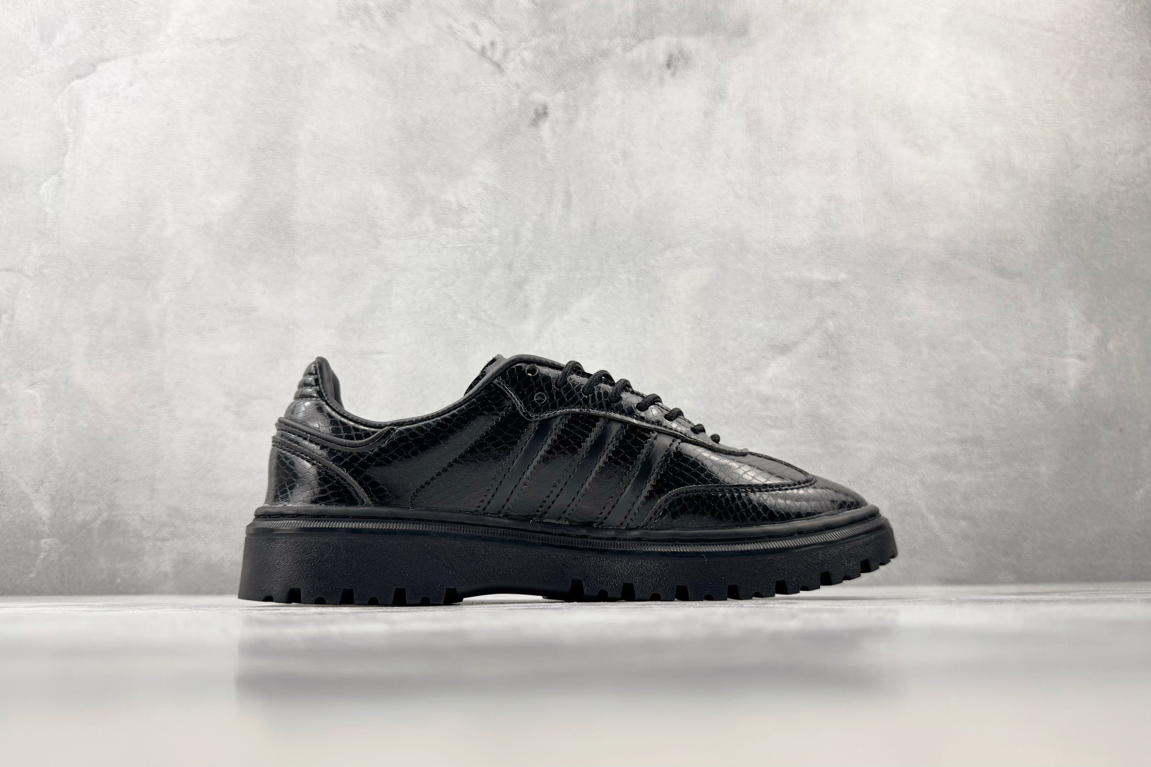 R 版出口订单 adidas originals Samba WTR 黑色 货号：KI6278 尺码：35.5 36 3