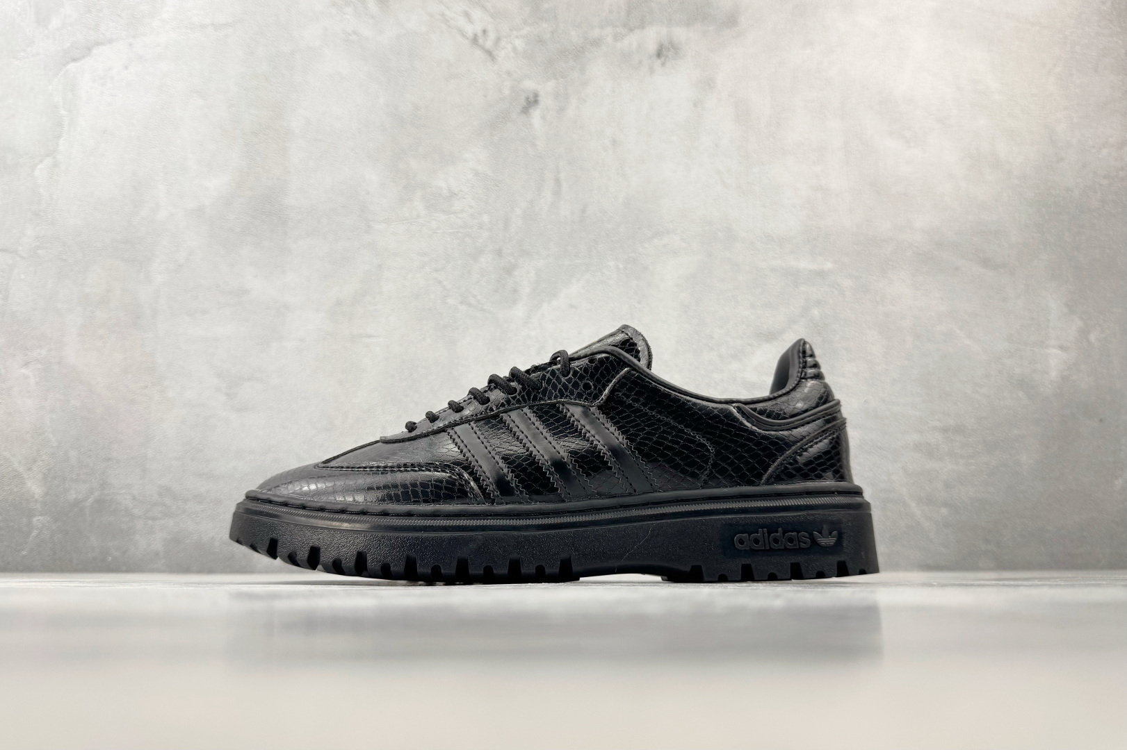 R 版出口订单 adidas originals Samba WTR 黑色 货号：KI6278 尺码：35.5 36 3